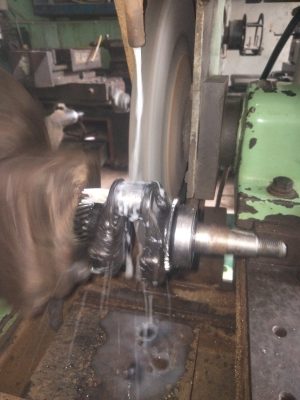 generator water pump engine crankshaft grinding - Image 3