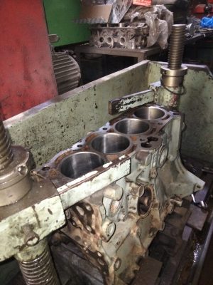 4 cylinder boar and honing polish 
300 to 700 per boar